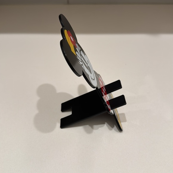 Minnie Mouse Smartphone or Cellphone Plastic Stand - Picture 10 of 10